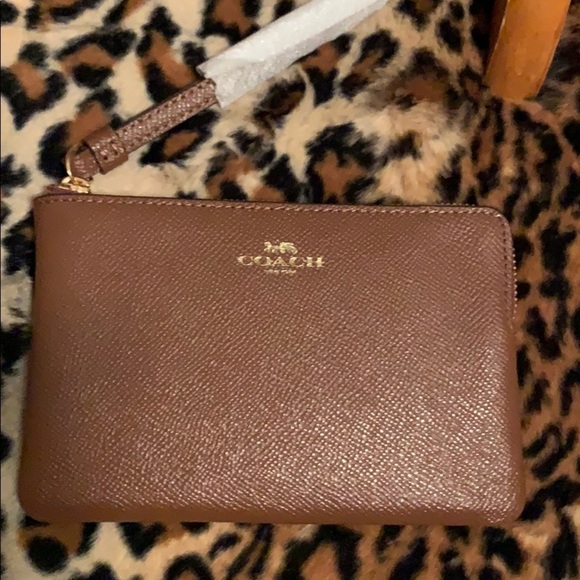 Coach classic brown wristlet / wallet, new w tags - Picture 2 of 9